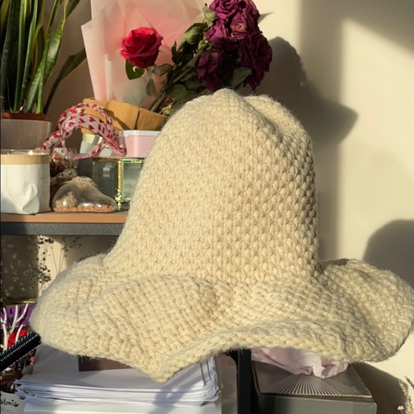 ✨Hats in this closet: Two for $15 - Picture 2 of 3